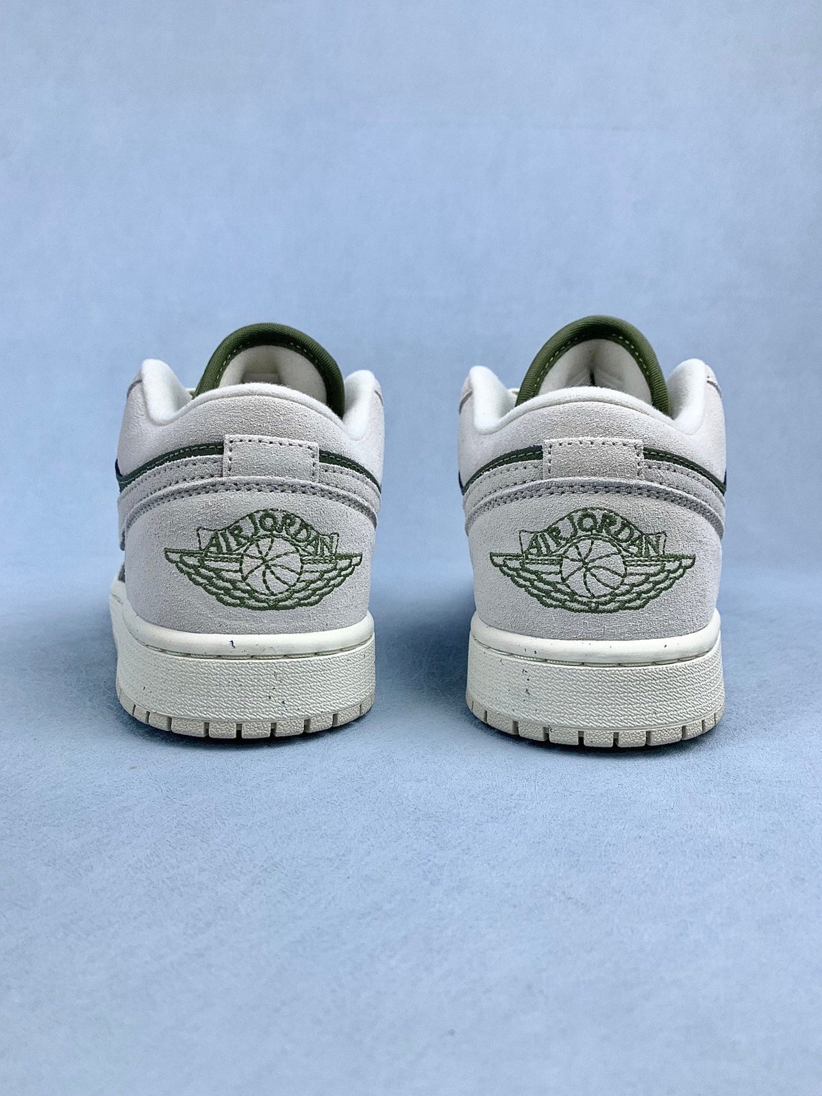 Air Jordan 1 Low Olive Green Unisex Sneakers HV4089-201